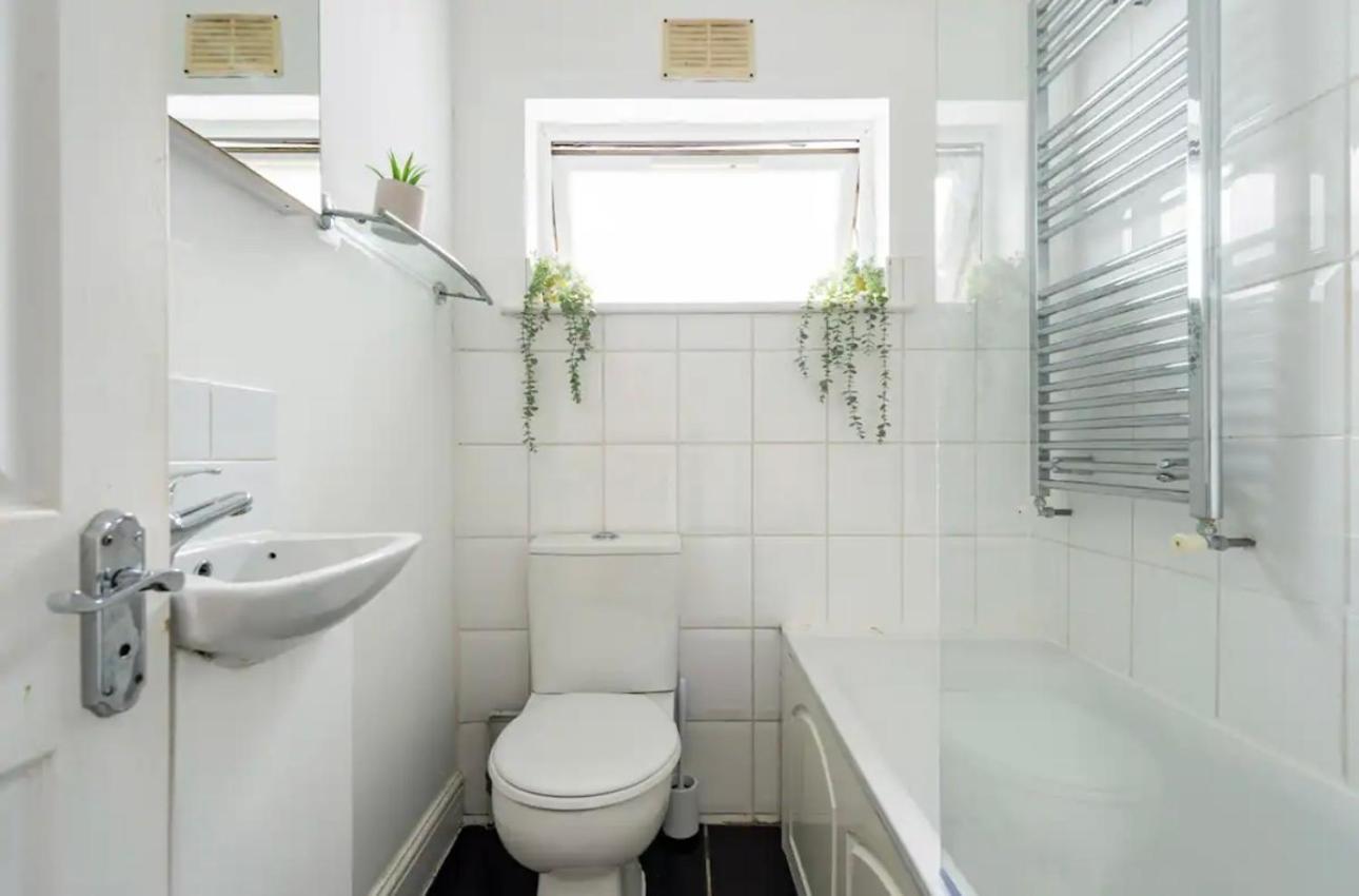 Lovely 3-Bed 20 Minutes To Central لندن المظهر الخارجي الصورة